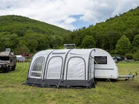 : TAVIRA AIR 590 : TAVIRA AIR 590 Wohnwagen-Luftvorzelt