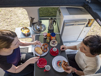 Voorvertoning: Tafelsysteem voor VW Caddy LR (vanaf 5/2020) / Ford Connect LR (vanaf 2023) Voorvertoning: Tafelsysteem voor VW Caddy LR (vanaf 5/2020) / Ford Connect LR (vanaf 2023)