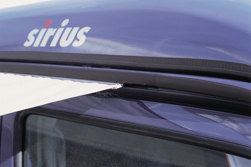 : Regenrinnenprofil Multi : Regenrinnenprofil Multi Rail VWT4 LR gebohrt, schwarz 3040mm