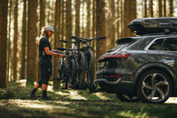 Thule EasyFold 3 – Flexibler Fahrradträger für die Anhängerkupplung für 3 Fahrräder
