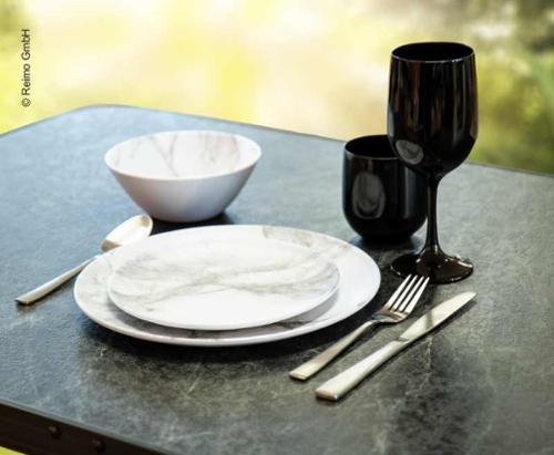 Melamine tableware set MARMOR - For 2 persons