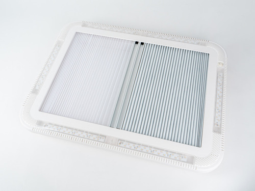 Lampes de toit avec cadre intérieur, système d'occultation, moustiquaire et lampes LED . -