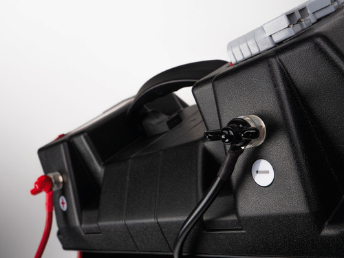 Carbest Batteriebox Energy Station mit Außenklemmen