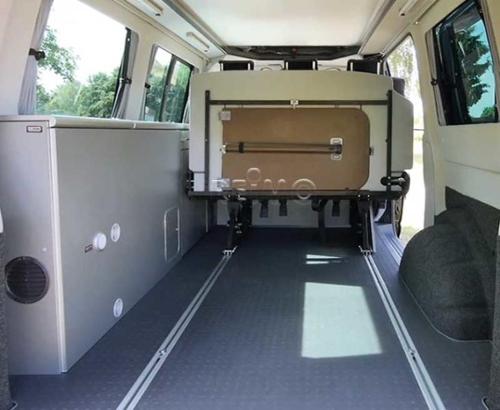 Møbelrække CityVan, antracit til VW T6 / 5 kort akselafstand