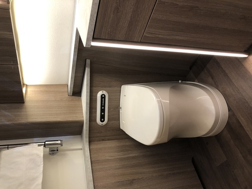 Toaleta spalinowa CINDERELLA TRAVEL (wersja z silnikiem wysokoprężnym)