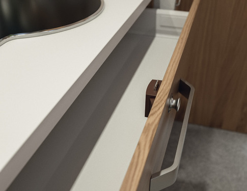 Push-Lock kruvilukk - saab kasutada ühelt poolt - Pruun