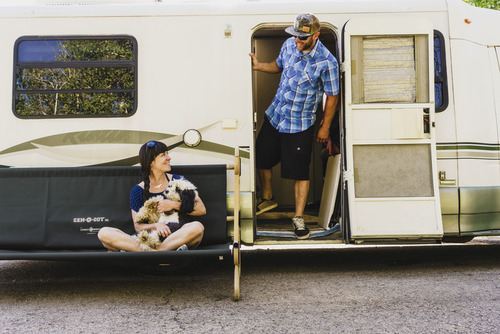 XL emeletes ágy oldalsó zsebekkel - antracit színben