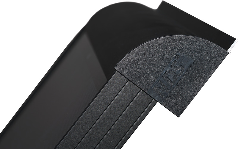 Panele słoneczneNDS ze zintegrowanymi aluminiowymi spojlerami . -