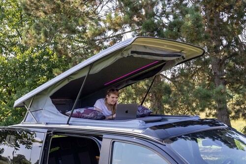 Ford Custom V710 L1 magamiskotiga katus - Kõrge esiosa - Avatud taevavõlv - Valatud pealisriie - Must - LED-iga