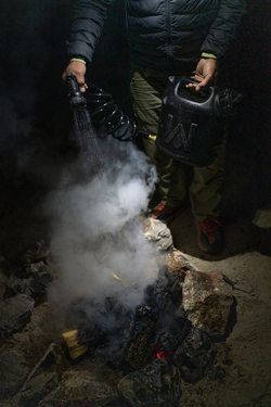 Waterport 2.0, 7,5L schwarz, manuelle Pumpe,mit Düse,lebensmittelecht