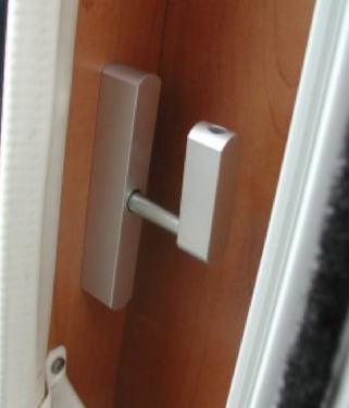 Lisalukk matkaauto uksele