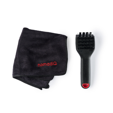 Cleaning kit - 2-piece set with grill brush and cloth