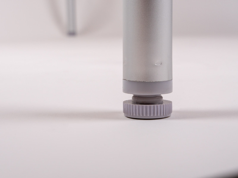 Klappbarer Campingtisch mit Tischplatte aus Bambus -