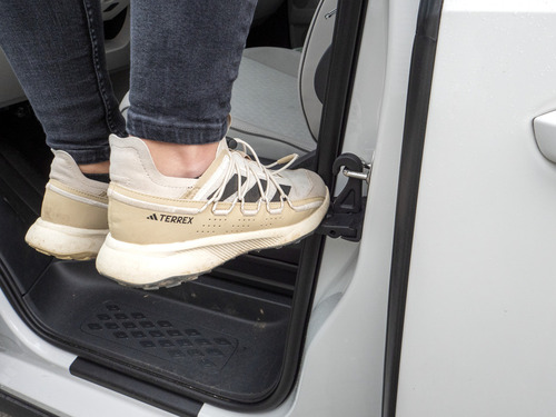 Autotür-Trittstufe mit Klapphaken für Dachzelte Wallaby 2 & Victoria