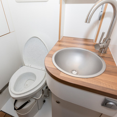 Inodoro separador de camping Nature's Head con mango de araña